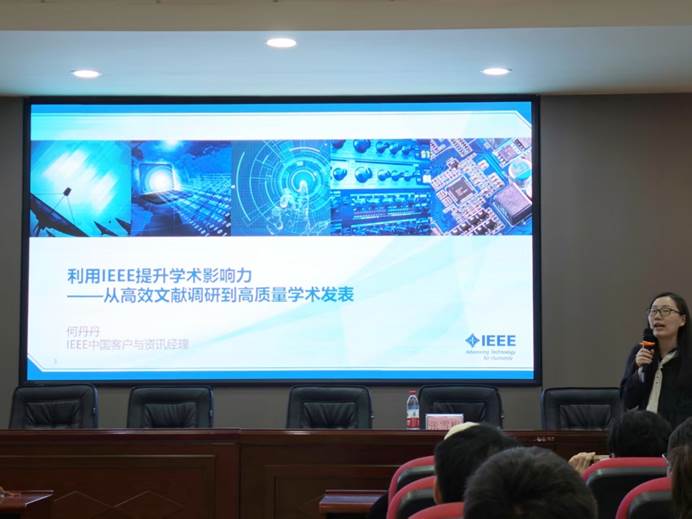電視螢幕的一群人 AI 生成的內容可能不正確。 電視螢幕的一群人 AI 生成的內容可能不正確。