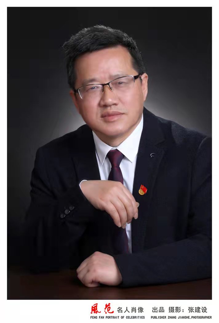 肖竹林  全國脫貧攻堅先進個人  86級水工專業(yè)  懷化市水利局.jpg